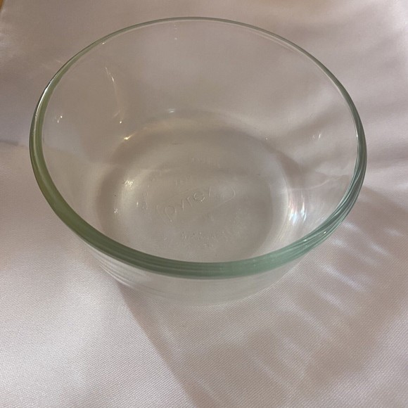 PYREX 7200 Bowl 2 Cups - 470 ml Capacity Green Tint Microwave Safe - Picture 1 of 7